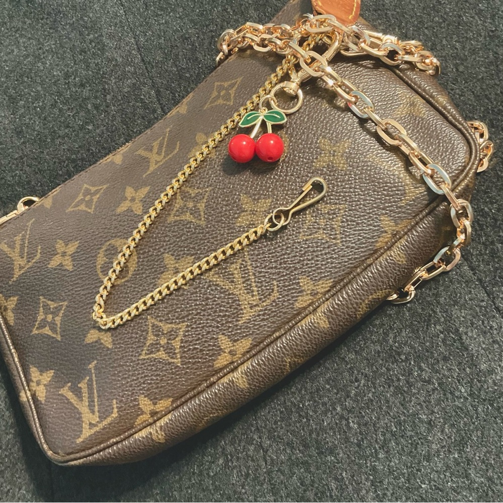 LV ✅Pochette Accesories LOUIS VUITTON AUTHENTIC - Picture 2 of 12
